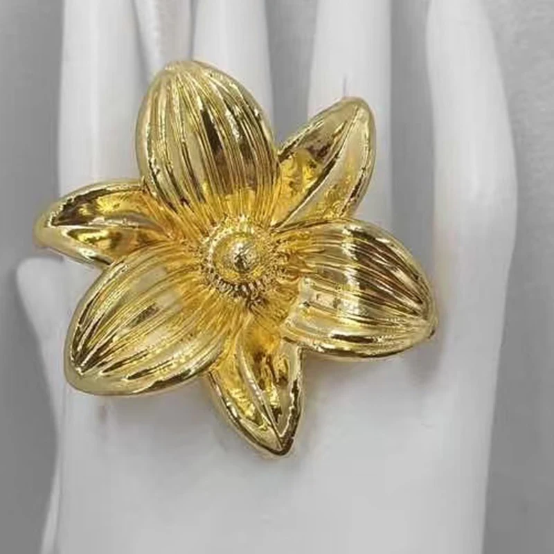 Elegant Baroque Imitation Pearl Ring Jewelry Accessories 2026 New Irregular Exaggerated Metal Flower Big Gold Rings Women
Elegant Baroque Imitation Pearl Ring Jewelry Accessories 2026 New Irregular Exaggerated Metal Flower Big Gold Rings Women