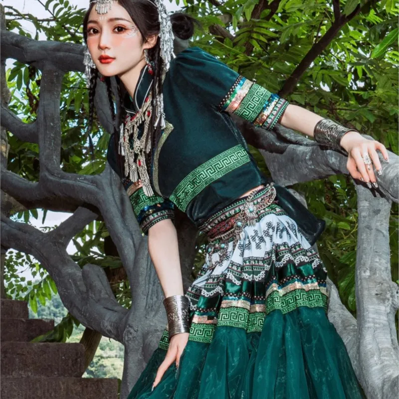 National dress female green suit new style travel photography photo
National dress female green suit new style travel photography photo