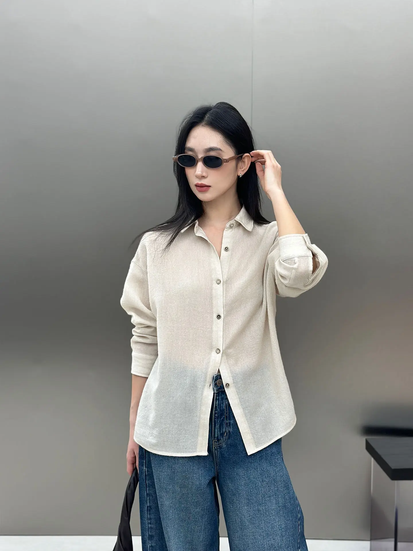 Женская повседневная шерстяная кофта Bodhl свободного кроя с пуговицами из высококачественной пряжи, вязаная, с длинным рукавом, средней длины
Женская повседневная шерстяная кофта Bodhl свободного кроя с пуговицами из высококачественной пряжи, вязаная, с длинным рукавом, средней длины