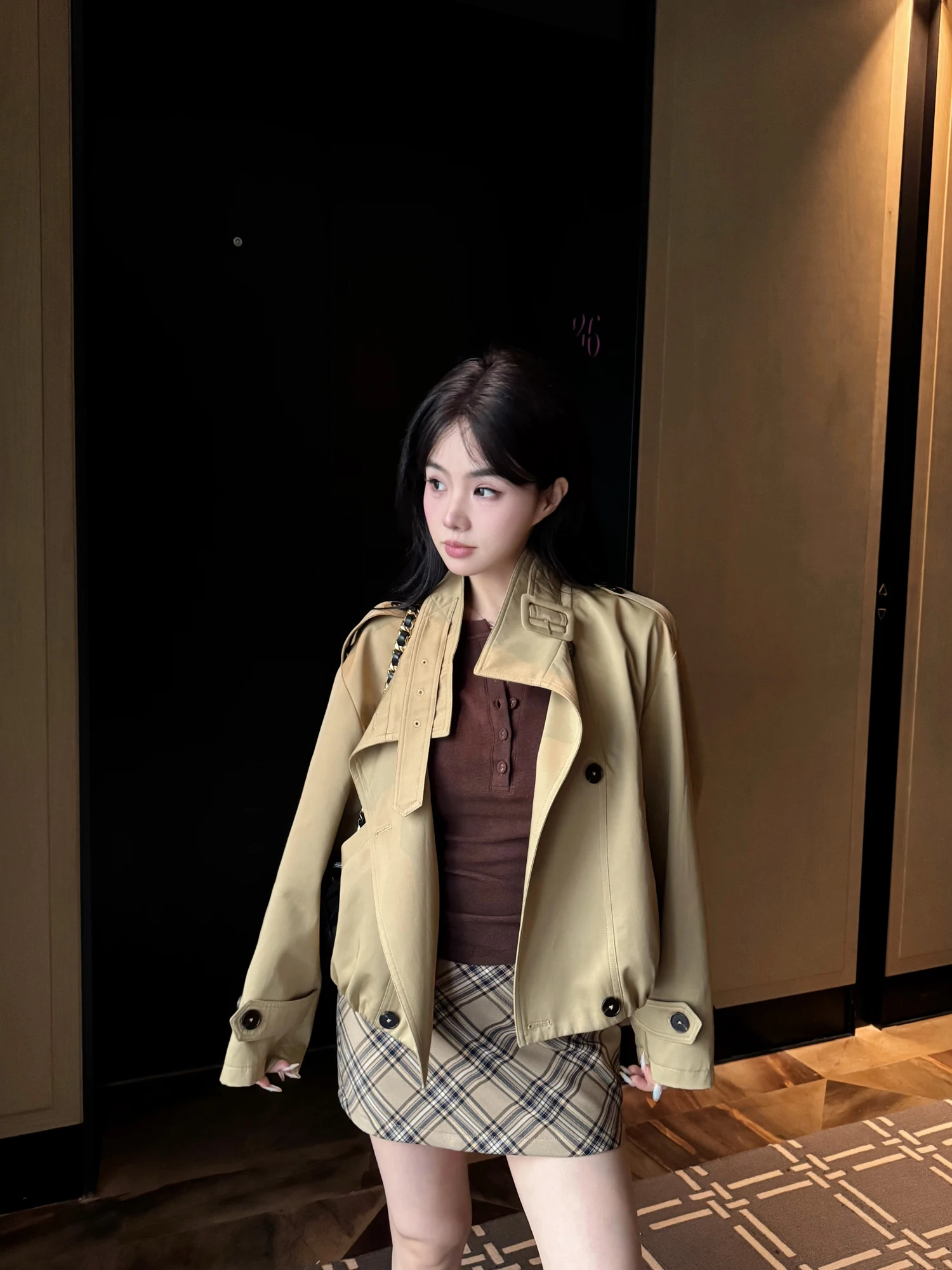 Длинное двубортное женское пальто с воротником-стойкой из высокоплотного твила для повседневной носки, цветное
Длинное двубортное женское пальто с воротником-стойкой из высокоплотного твила для повседневной носки, цветное