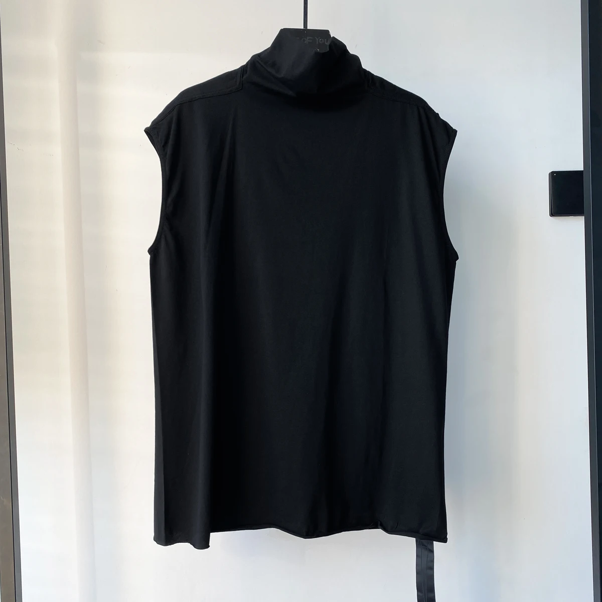 Женская свободная майка-топ с высоким воротником ONEOFYOU, уличный стиль, базовый слой, лето 2025
Женская свободная майка-топ с высоким воротником ONEOFYOU, уличный стиль, базовый слой, лето 2025