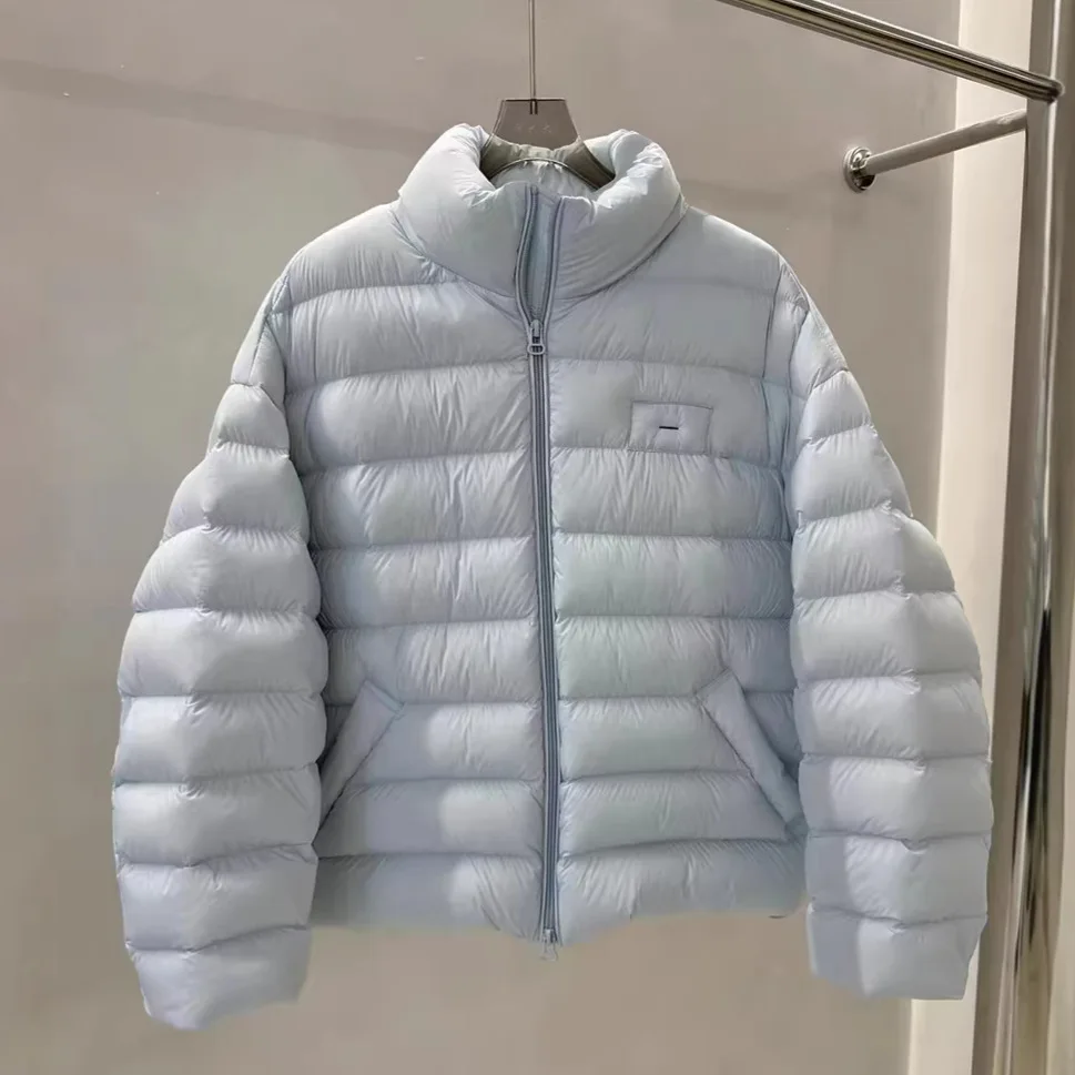 Женская короткая пуховая куртка 2026 White Duck: новая модная повседневная простая модель для зимы
Женская короткая пуховая куртка 2026 White Duck: новая модная повседневная простая модель для зимы