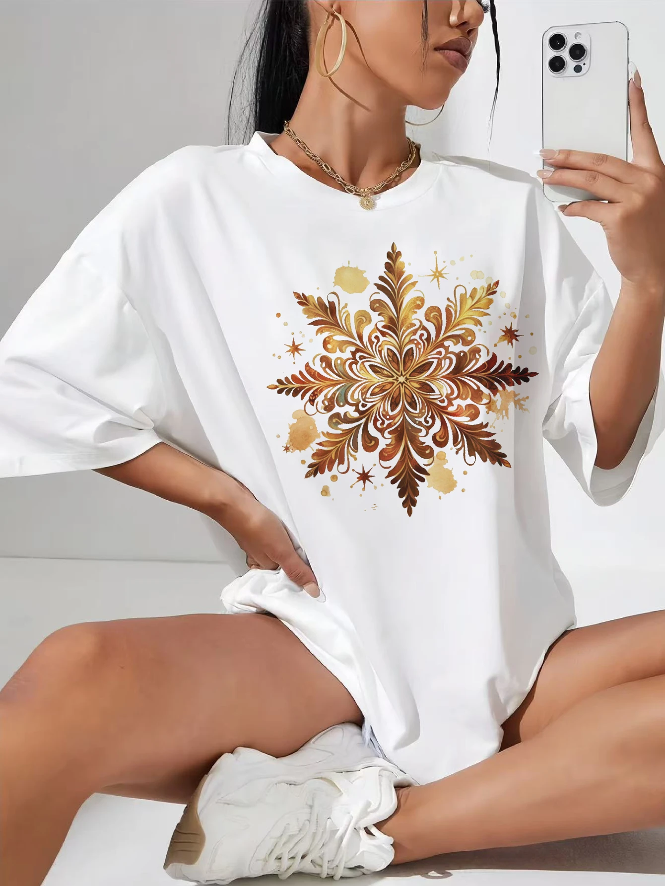Рождественская снежинка, женская белая хлопковая футболка больших размеров, повседневная одежда на зиму, Рождество, удобная для беременных
Рождественская снежинка, женская белая хлопковая футболка больших размеров, повседневная одежда на зиму, Рождество, удобная для беременных