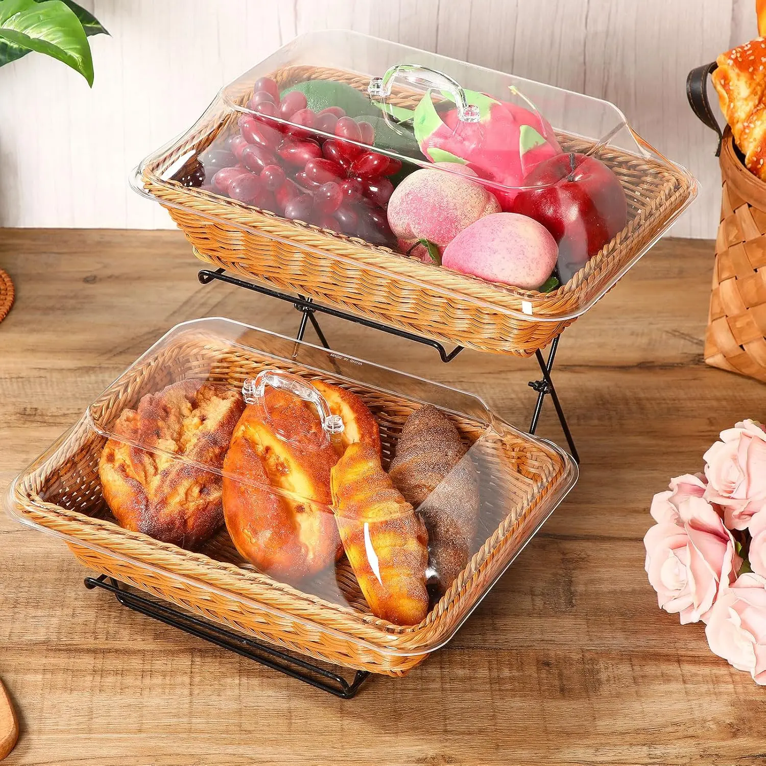 2 Pack Wicker Bread Basket with Acrylic Lid and Metal Stand, 13.78 x 9.84'' Rectangle Fruit Basket for Food Display
2 Pack Wicker Bread Basket with Acrylic Lid and Metal Stand, 13.78 x 9.84'' Rectangle Fruit Basket for Food Display