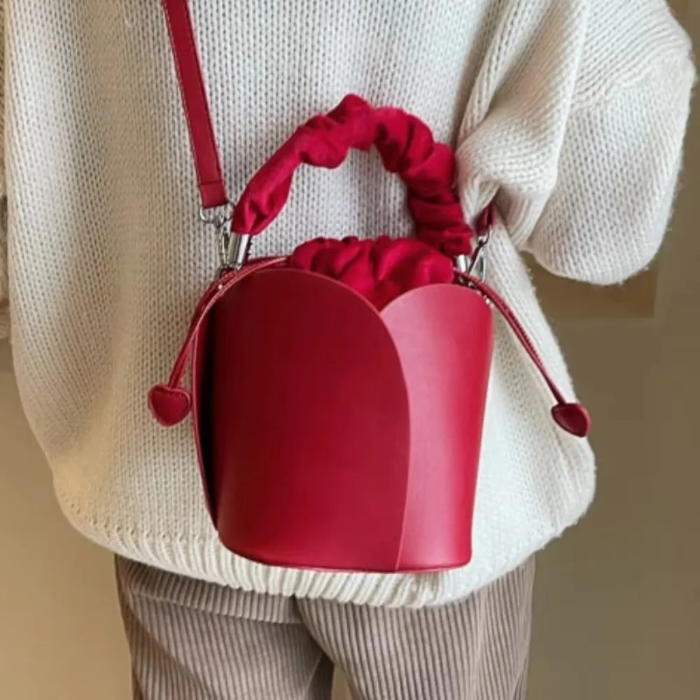 Fashion Petal Style Bucket Bag Versatile Shoulder Strap Shopping Bag Solid Color Women's Handbag Women
Fashion Petal Style Bucket Bag Versatile Shoulder Strap Shopping Bag Solid Color Women's Handbag Women
