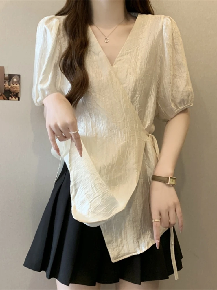 Slimming V-Neck Short Sleeve Shirt Women's plus Size Cover Belly Mid-Length Shirt Korean Style Loose Fit Bubble Sleeve
Slimming V-Neck Short Sleeve Shirt Women's plus Size Cover Belly Mid-Length Shirt Korean Style Loose Fit Bubble Sleeve
