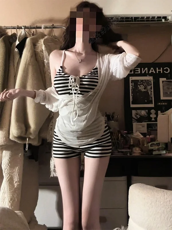 Retro American Hot Girl Striped Vest Cover up Shorts Three Piece Set Summer New Beach Vacation Style Separate Suit for Women
Retro American Hot Girl Striped Vest Cover up Shorts Three Piece Set Summer New Beach Vacation Style Separate Suit for Women