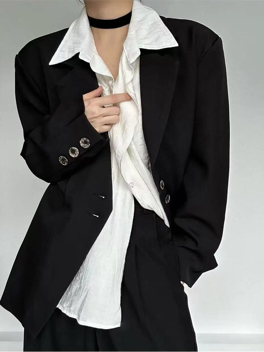 New Men's Casual Deconstructed Design Suit Jaet Autumn High-End Feeling Trendy Loose Fit Long Sve Button Decorated
New Men's Casual Deconstructed Design Suit Jaet Autumn High-End Feeling Trendy Loose Fit Long Sve Button Decorated