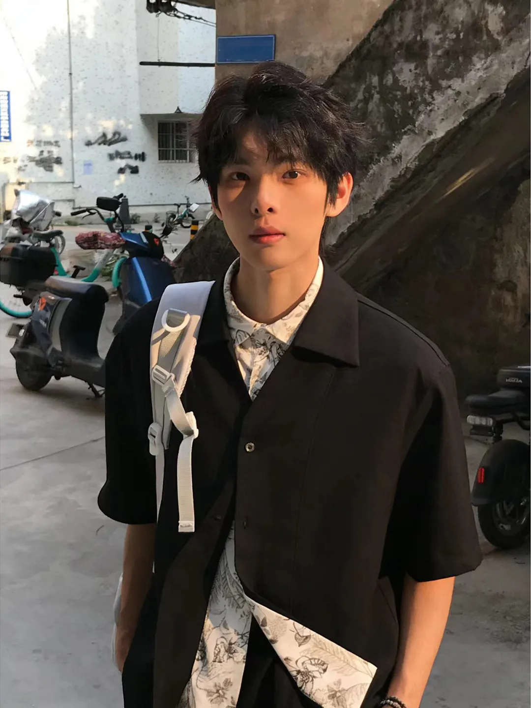Ice Silk Short Sleeve Shirt Men's Floral Collar Casual Style Breathable Comfortable Youthful Trendy Spring Summer Outerwear
Ice Silk Short Sleeve Shirt Men's Floral Collar Casual Style Breathable Comfortable Youthful Trendy Spring Summer Outerwear