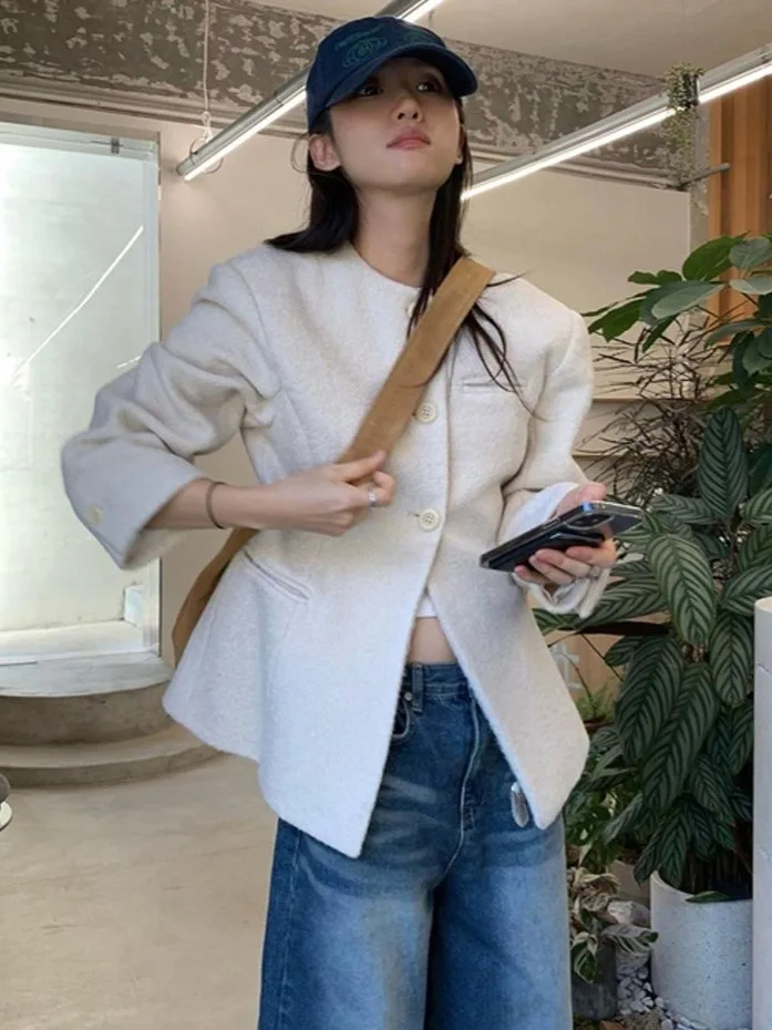 Women's Woolen Coat round Ne Single Button Autumn Winter New Sle Korean System Versatile Slimming High-End Feeling Coat
Women's Woolen Coat round Ne Single Button Autumn Winter New Sle Korean System Versatile Slimming High-End Feeling Coat