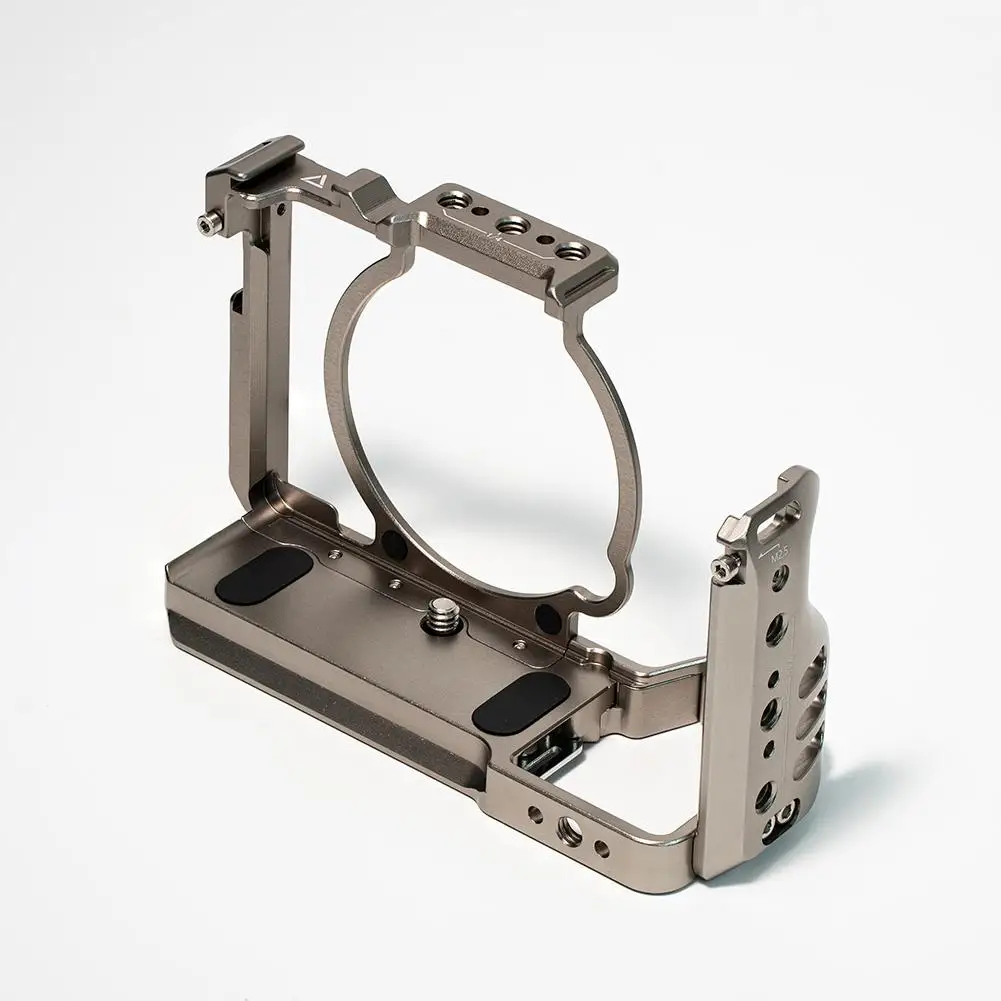 1/4 Hole Cameras Cage Quick Release Stabilizer Camera Metal Protective Frame for sony A7C2 A7CR Camera Rabbit Cage Kit Q9J3
1/4 Hole Cameras Cage Quick Release Stabilizer Camera Metal Protective Frame for sony A7C2 A7CR Camera Rabbit Cage Kit Q9J3