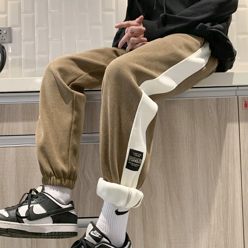 2025 новые вельветовые и бархатные повседневные брюки в стиле ретро для мужчин, осенние и зимние прямые брюки, модные брендовые спортивные брюки 
2025 новые вельветовые и бархатные повседневные брюки в стиле ретро для мужчин, осенние и зимние прямые брюки, модные брендовые спортивные брюки