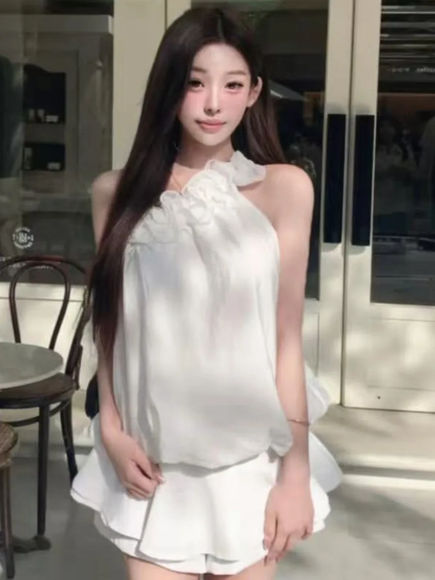 White Strapless Crop Top Women Summer Outfit Fairylike Puffy Flower Bud Sleeveless Hanging Neck Shoulder Style Loose Fit
White Strapless Crop Top Women Summer Outfit Fairylike Puffy Flower Bud Sleeveless Hanging Neck Shoulder Style Loose Fit
