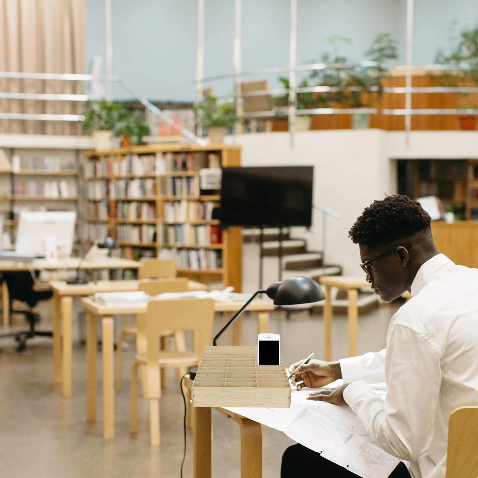 1pc Phone Storage Box Wooden Multi-Grid Desktop Organizer For Classroom Office Meeting Room Cellphone Holder Rack Case
1pc Phone Storage Box Wooden Multi-Grid Desktop Organizer For Classroom Office Meeting Room Cellphone Holder Rack Case