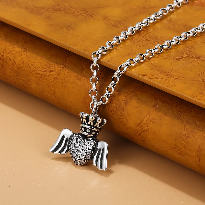 sterling silver 3D diamond inlaid Crown heart love heart pendant necklace Thai silver distressed pendant temperament pendant
sterling silver 3D diamond inlaid Crown heart love heart pendant necklace Thai silver distressed pendant temperament pendant