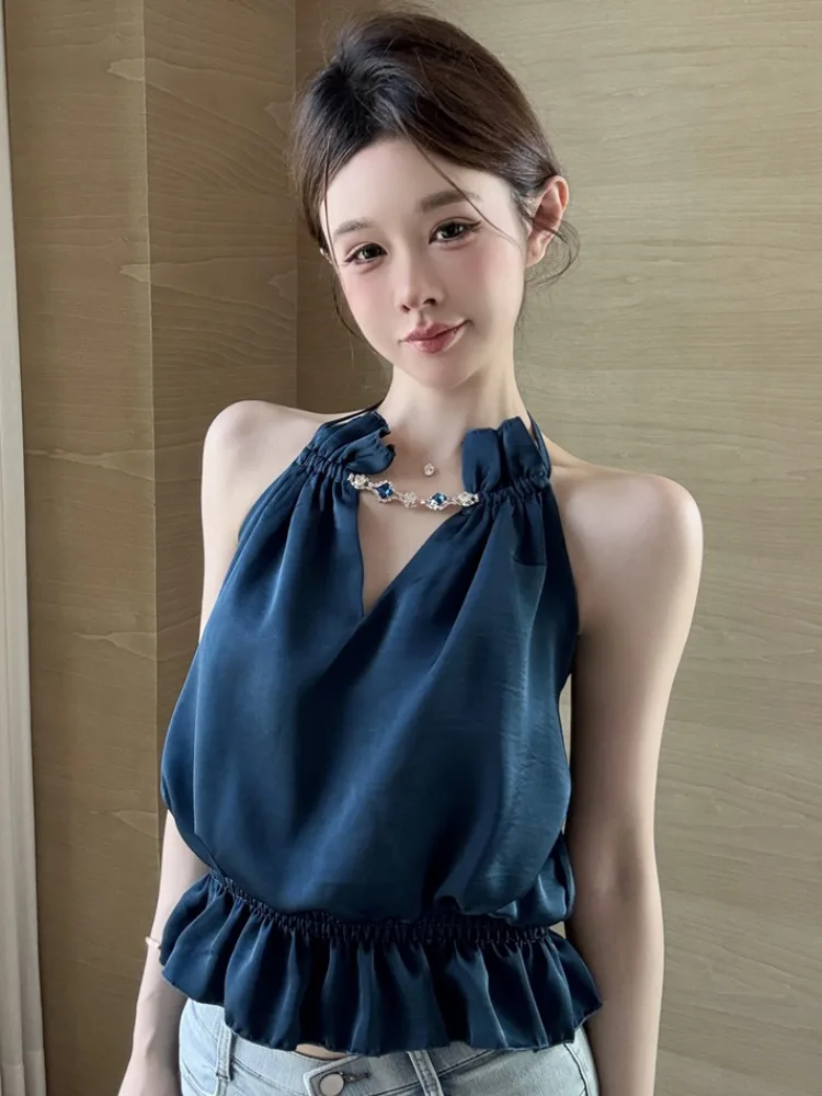 Elegant Satin Neck Hanging V-neck Sleeveless Vest Women's Summer New Style Spicy Girl Wood Ear Splicing Heart Mechanism Top
Elegant Satin Neck Hanging V-neck Sleeveless Vest Women's Summer New Style Spicy Girl Wood Ear Splicing Heart Mechanism Top