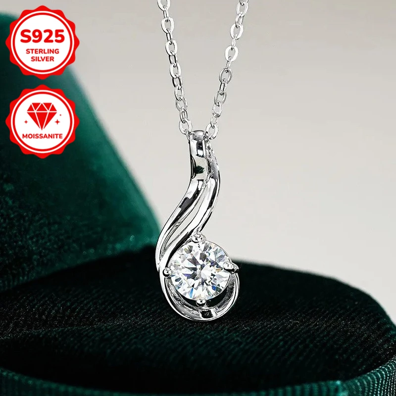 1pc 1Carat An S925 Sterling Silver Moissanite Necklace Is The Perfect Gift for Family and Friends, Anniversaries, and Christmas.
1pc 1Carat An S925 Sterling Silver Moissanite Necklace Is The Perfect Gift for Family and Friends, Anniversaries, and Christmas.