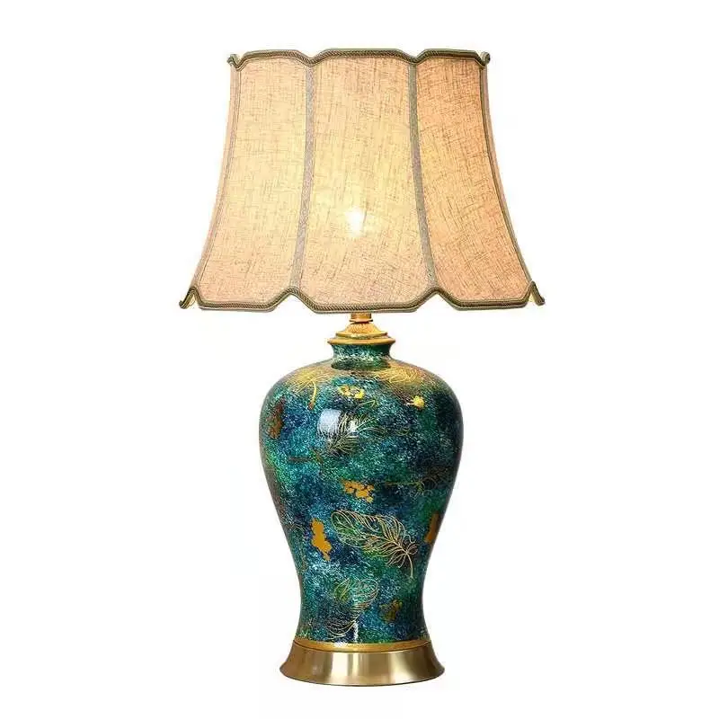 American ceramic table lamp retro hand-painted light luxury living room bedroom bedside villa decorative table lamp
American ceramic table lamp retro hand-painted light luxury living room bedroom bedside villa decorative table lamp