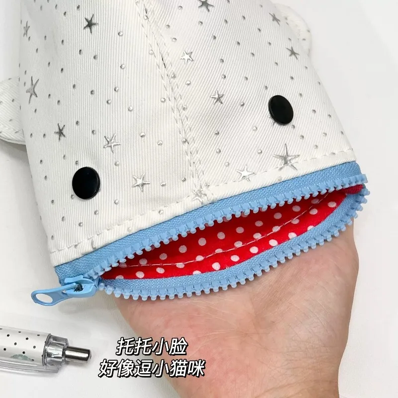 Creative Student Pencil Case, White Star Shark Style Portable Large Capacity Stationery Storage Pouch
Creative Student Pencil Case, White Star Shark Style Portable Large Capacity Stationery Storage Pouch