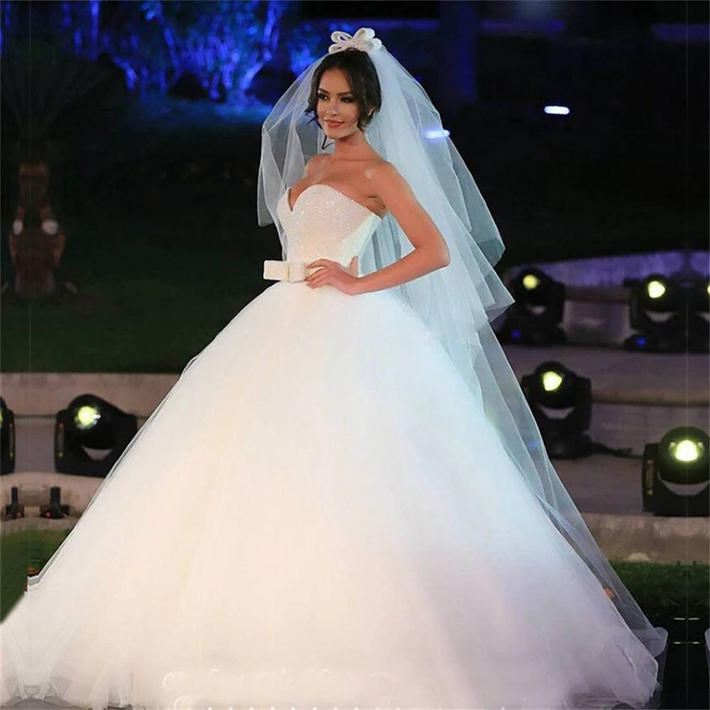 9024 Luxury Sleeveless Wedding Dress 2024 New Bridal Dress Beading Shinning Ball Gown
9024 Luxury Sleeveless Wedding Dress 2024 New Bridal Dress Beading Shinning Ball Gown