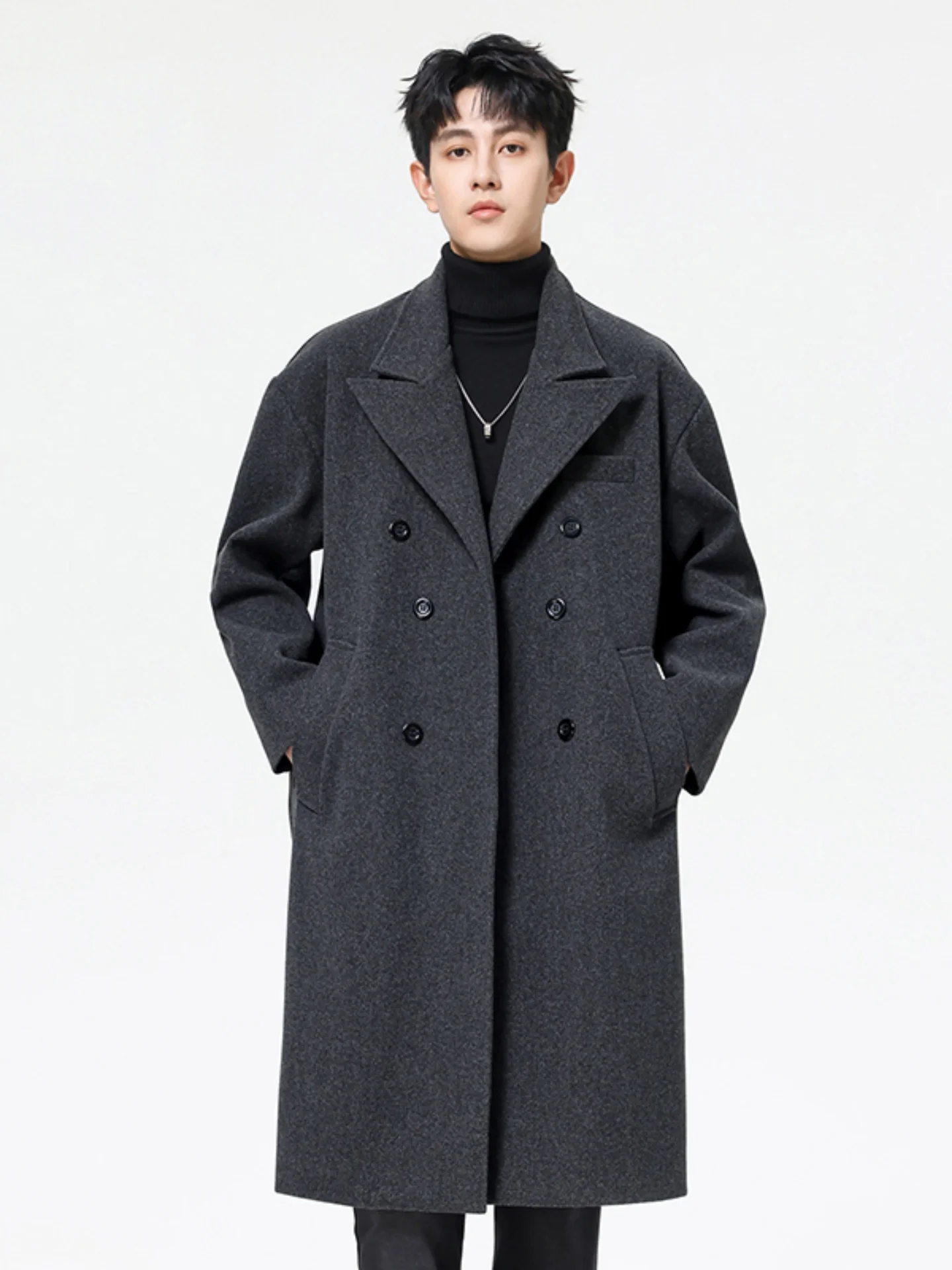 Мужское двубортное шерстяное пальто средней длины для осени и зимы, ветрозащитное, высококачественное, в британском стиле, модное, повседневное, верхняя одежда
Мужское двубортное шерстяное пальто средней длины для осени и зимы, ветрозащитное, высококачественное, в британском стиле, модное, повседневное, верхняя одежда