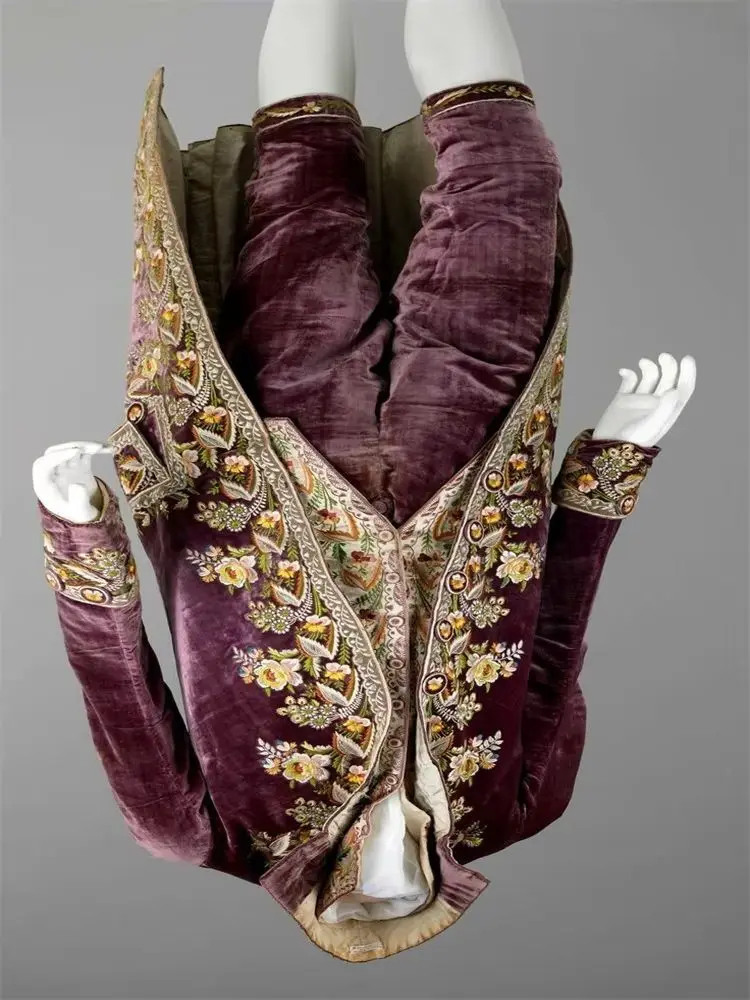 1770's British Victorian Aristocrat Gentleman Costume Regency Royal Noble Count Uniform Suit Party Ball Gown
1770's British Victorian Aristocrat Gentleman Costume Regency Royal Noble Count Uniform Suit Party Ball Gown