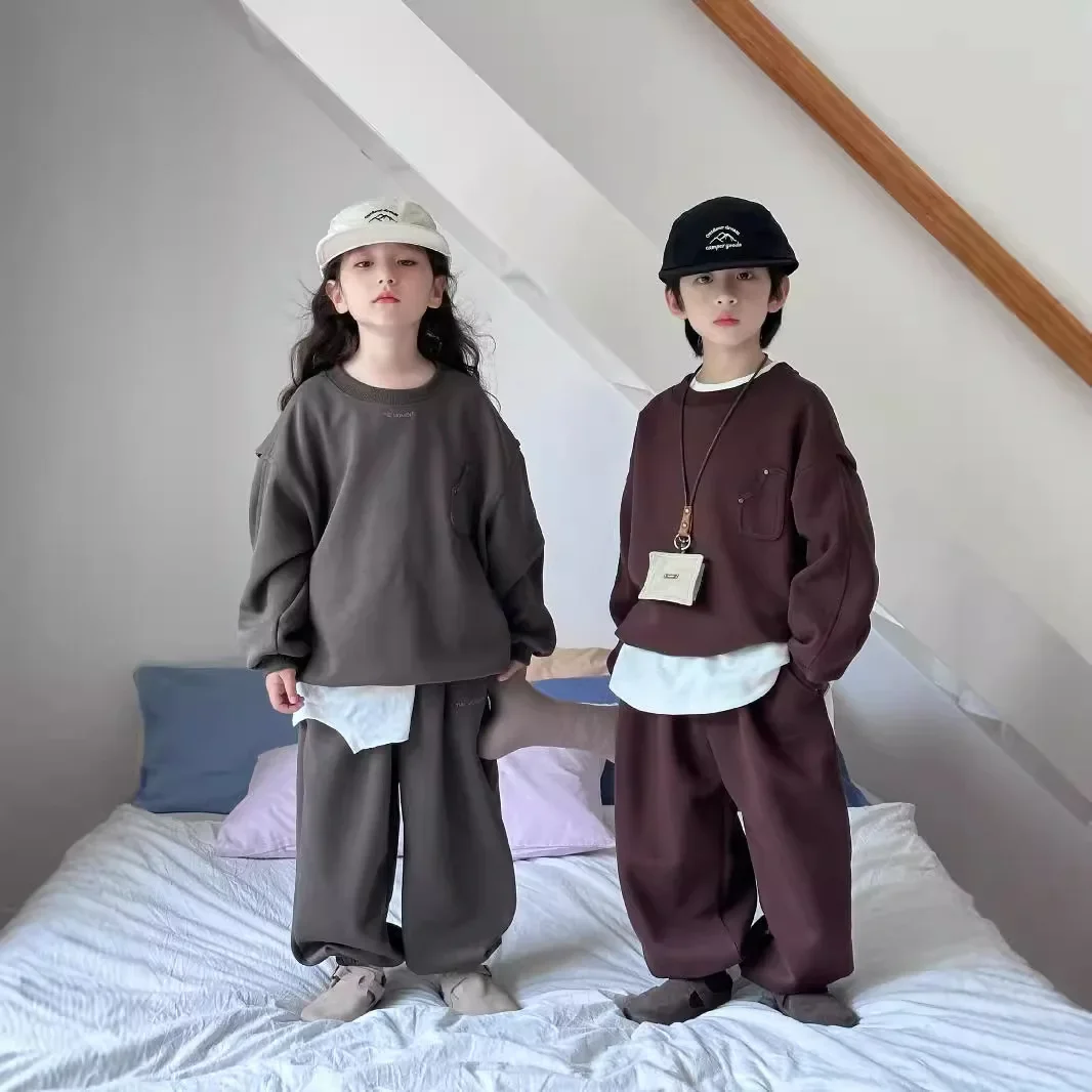 Children Clothing Solid Color Fashion Casual Comfort Set 2024 Autumn New Boys and Girls Letter Loose Hoodie Pants Two Piece Set
Children Clothing Solid Color Fashion Casual Comfort Set 2024 Autumn New Boys and Girls Letter Loose Hoodie Pants Two Piece Set