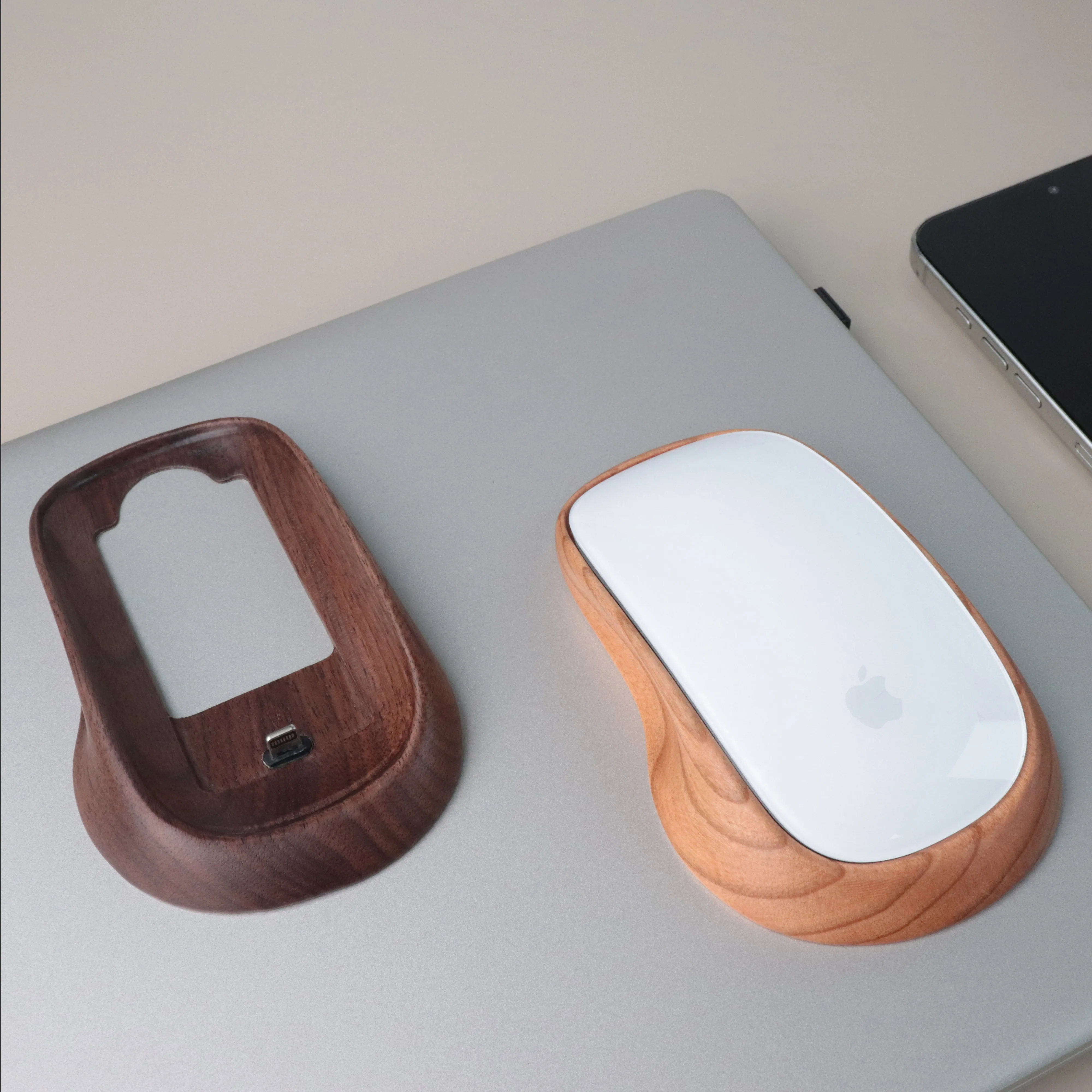 Luxury Shockproof Nature Magic Mouse Waterproof Beech , Walnut And Cheery Wood Mouse Base With USB Port .
Luxury Shockproof Nature Magic Mouse Waterproof Beech , Walnut And Cheery Wood Mouse Base With USB Port .