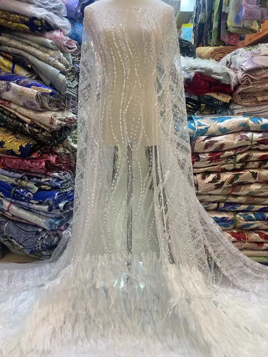 High Quality French Tulle With Beads Fabric L-1306963 African Nigerian Sequins and feather Lace Fabric For Wedding Dress Dress
High Quality French Tulle With Beads Fabric L-1306963 African Nigerian Sequins and feather Lace Fabric For Wedding Dress Dress