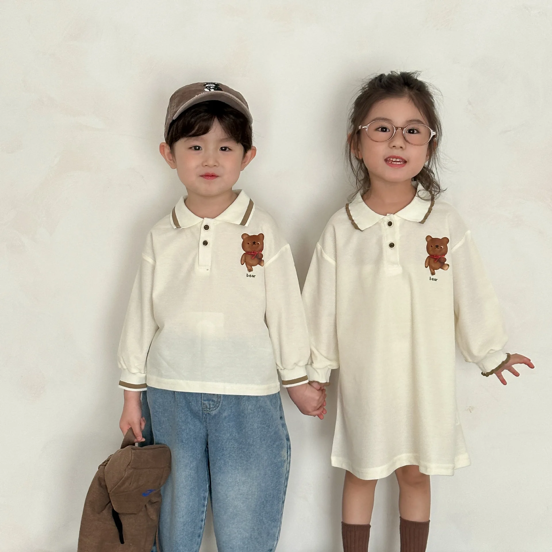 2025 Spring New Children Long Sleeve T Shirts Boys Polo Shirts Cartoon Bear Print Kids Girls Casual Dress Brother Sister Clothes
2025 Spring New Children Long Sleeve T Shirts Boys Polo Shirts Cartoon Bear Print Kids Girls Casual Dress Brother Sister Clothes