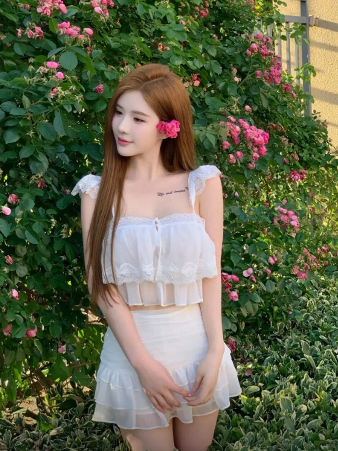 Gentle Wind Unique Super Cute Two-Piece Set Top And Halter Skirt Ensemble Age-Defying Complete Summer Outfit for Women
Gentle Wind Unique Super Cute Two-Piece Set Top And Halter Skirt Ensemble Age-Defying Complete Summer Outfit for Women