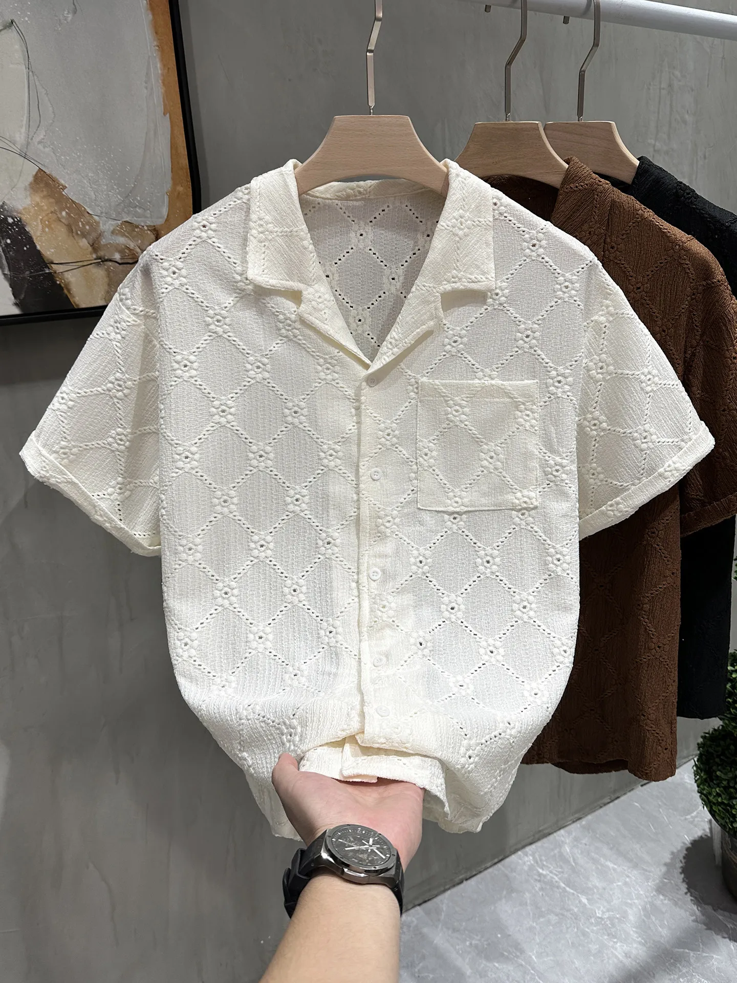 Summer Hollow Out Jacquard Shirt For Men French Casual Fashion Retro Solid Color Simple V-neck Single Breasted Short Sleeve Tees
Summer Hollow Out Jacquard Shirt For Men French Casual Fashion Retro Solid Color Simple V-neck Single Breasted Short Sleeve Tees