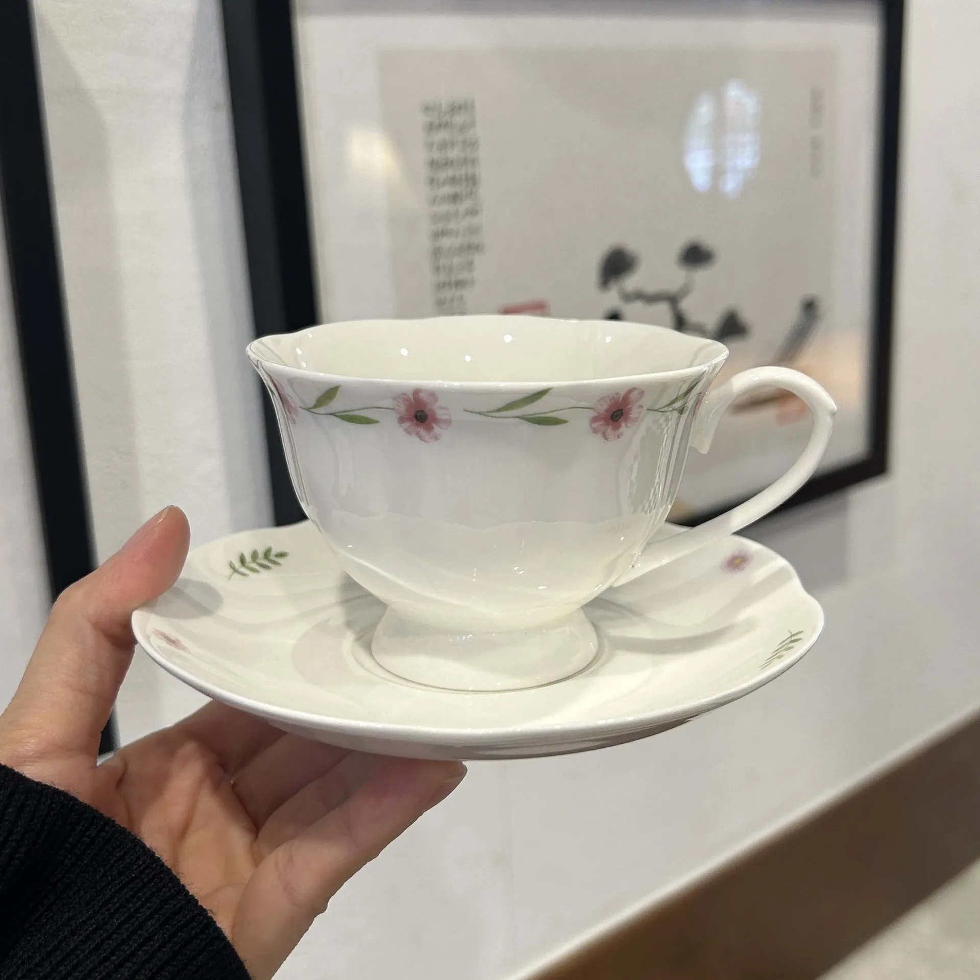 French Vintage Romantic Floral Ceramic Cup and Saucer Set,Fresh Pink Flower Coffee Tea Cup for Afternoon Tea Home Table Decor G
French Vintage Romantic Floral Ceramic Cup and Saucer Set,Fresh Pink Flower Coffee Tea Cup for Afternoon Tea Home Table Decor G