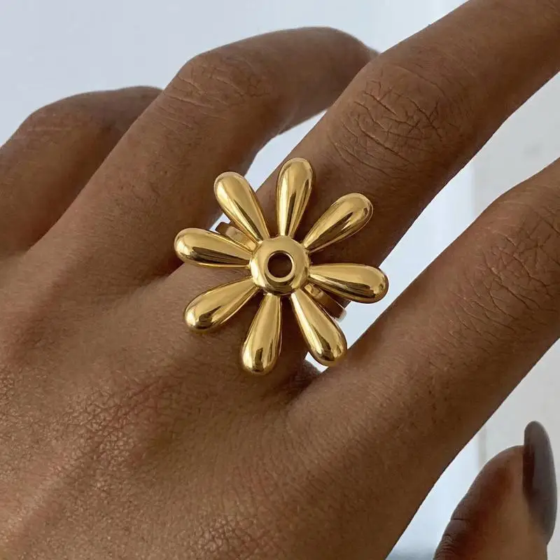 Minimalist Bold Floral Statement Ring 18K Gold Plated Stainless Steel Durable Anti-Tarnish Fashion Jewelry For Women Daily Wear
Minimalist Bold Floral Statement Ring 18K Gold Plated Stainless Steel Durable Anti-Tarnish Fashion Jewelry For Women Daily Wear