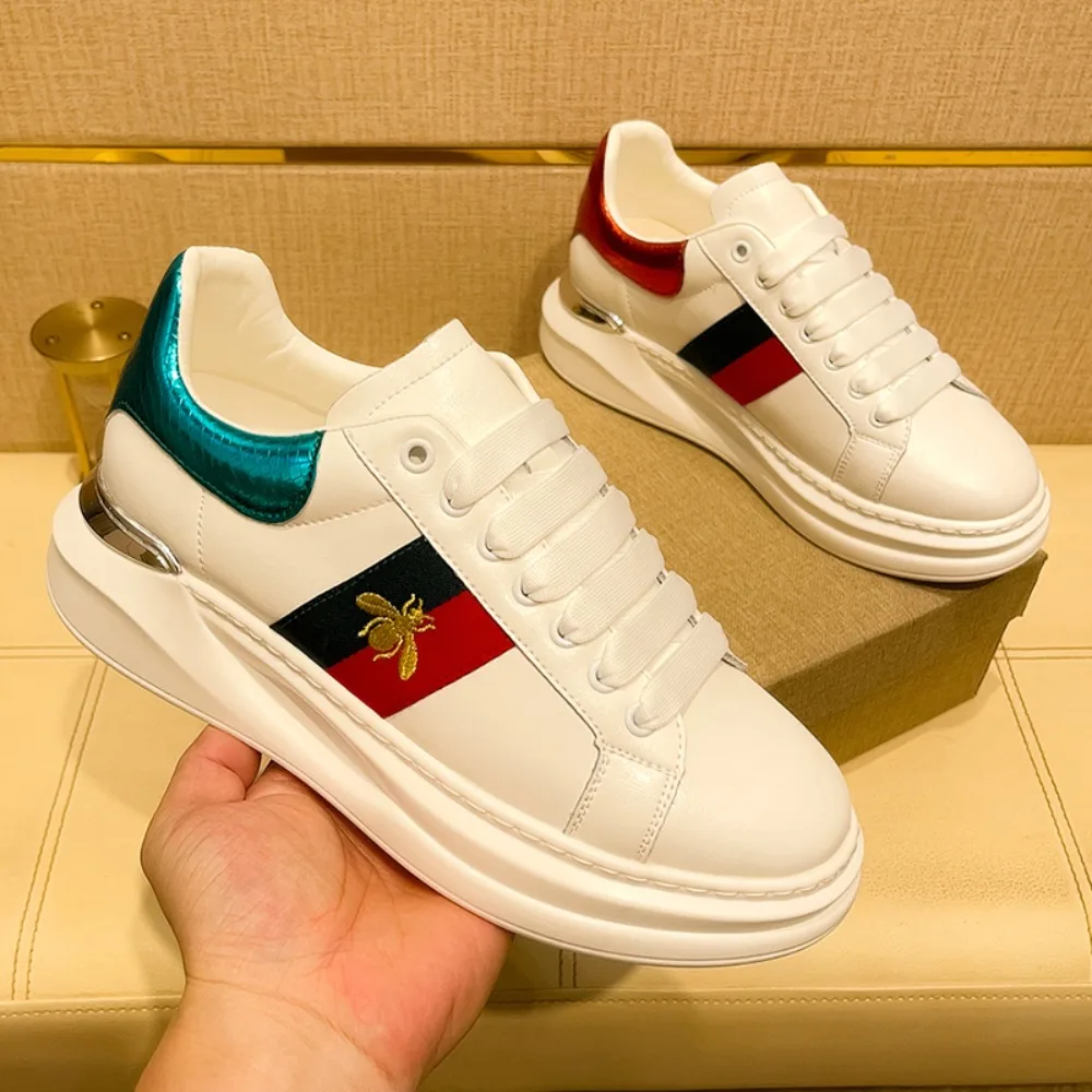 White Original Bee Shoes Man Embroidery Designer Shoes Men High Quality Flat Sneakers Women Luxury Skateboarding Shoes for Men
White Original Bee Shoes Man Embroidery Designer Shoes Men High Quality Flat Sneakers Women Luxury Skateboarding Shoes for Men