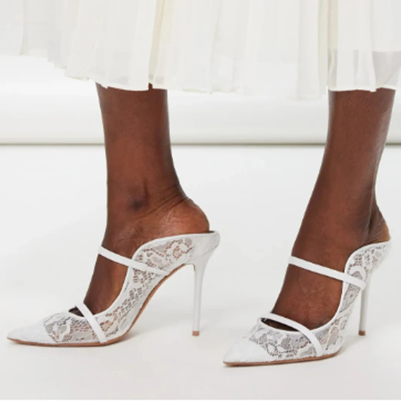Белые кружевные шлепанцы на шпильке с острым носком, черные дышащие туфли на высоком каблуке с закрытым носком, модельные туфли для свадебной вечеринки, французские сандалии
Белые кружевные шлепанцы на шпильке с острым носком, черные дышащие туфли на высоком каблуке с закрытым носком, модельные туфли для свадебной вечеринки, французские сандалии