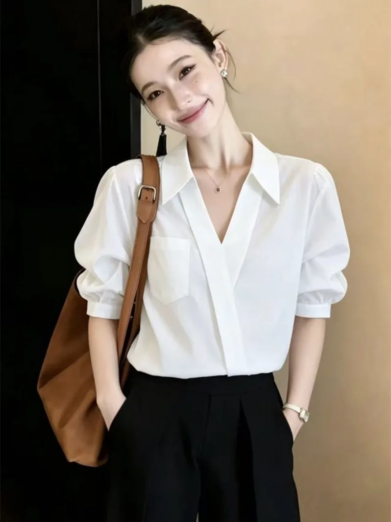 plus Size Summer Casual V-Neck Short Sleeve Cool Feeling White Shirt Women's Fashion Design Straight Cut Versatile Straight Tube
plus Size Summer Casual V-Neck Short Sleeve Cool Feeling White Shirt Women's Fashion Design Straight Cut Versatile Straight Tube