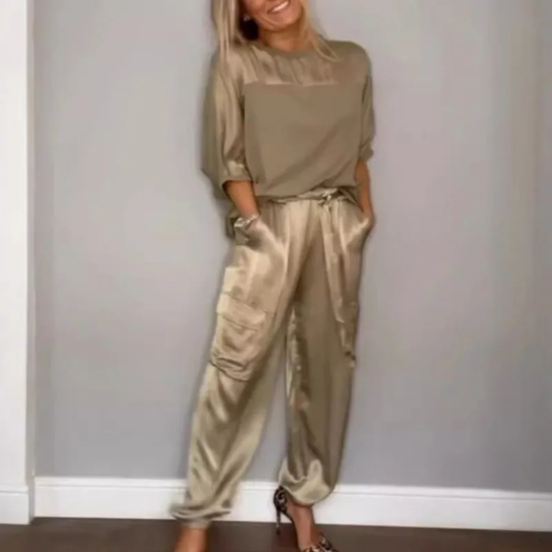 Women's Fashion Solid Color Smooth Satin Two-piece Set 2024 Spring And Summer Half-sleeved Tops And Trousers Casual Loose Suit
Women's Fashion Solid Color Smooth Satin Two-piece Set 2024 Spring And Summer Half-sleeved Tops And Trousers Casual Loose Suit