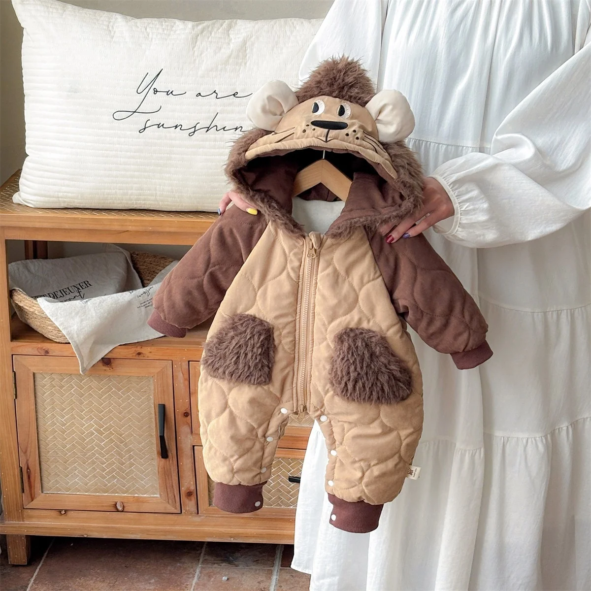 Корейская зимняя одежда для маленьких мальчиков, хлопковый комбинезон с капюшоном, теплый, милый, эластичный, с хлопковой подкладкой, плотно прилегающий, с высокой талией, длинный...
Корейская зимняя одежда для маленьких мальчиков, хлопковый комбинезон с капюшоном, теплый, милый, эластичный, с хлопковой подкладкой, плотно прилегающий, с высокой талией, длинный...