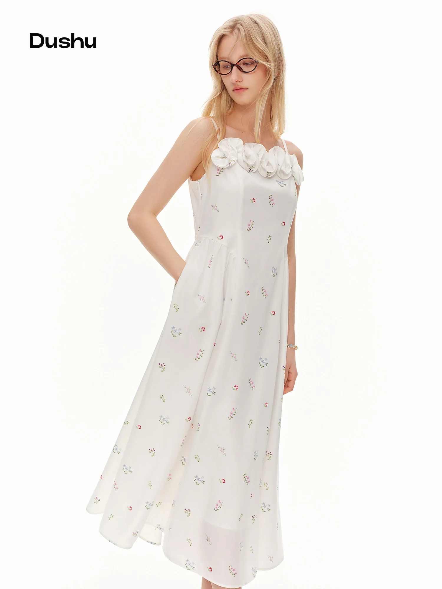 DUSHU 2026 Summer Women’s Floral Print Tie Waist A-Line Swing Dress, Adjustable Spaghetti Strap Midi for Coquette Beach Style
DUSHU 2026 Summer Women’s Floral Print Tie Waist A-Line Swing Dress, Adjustable Spaghetti Strap Midi for Coquette Beach Style
