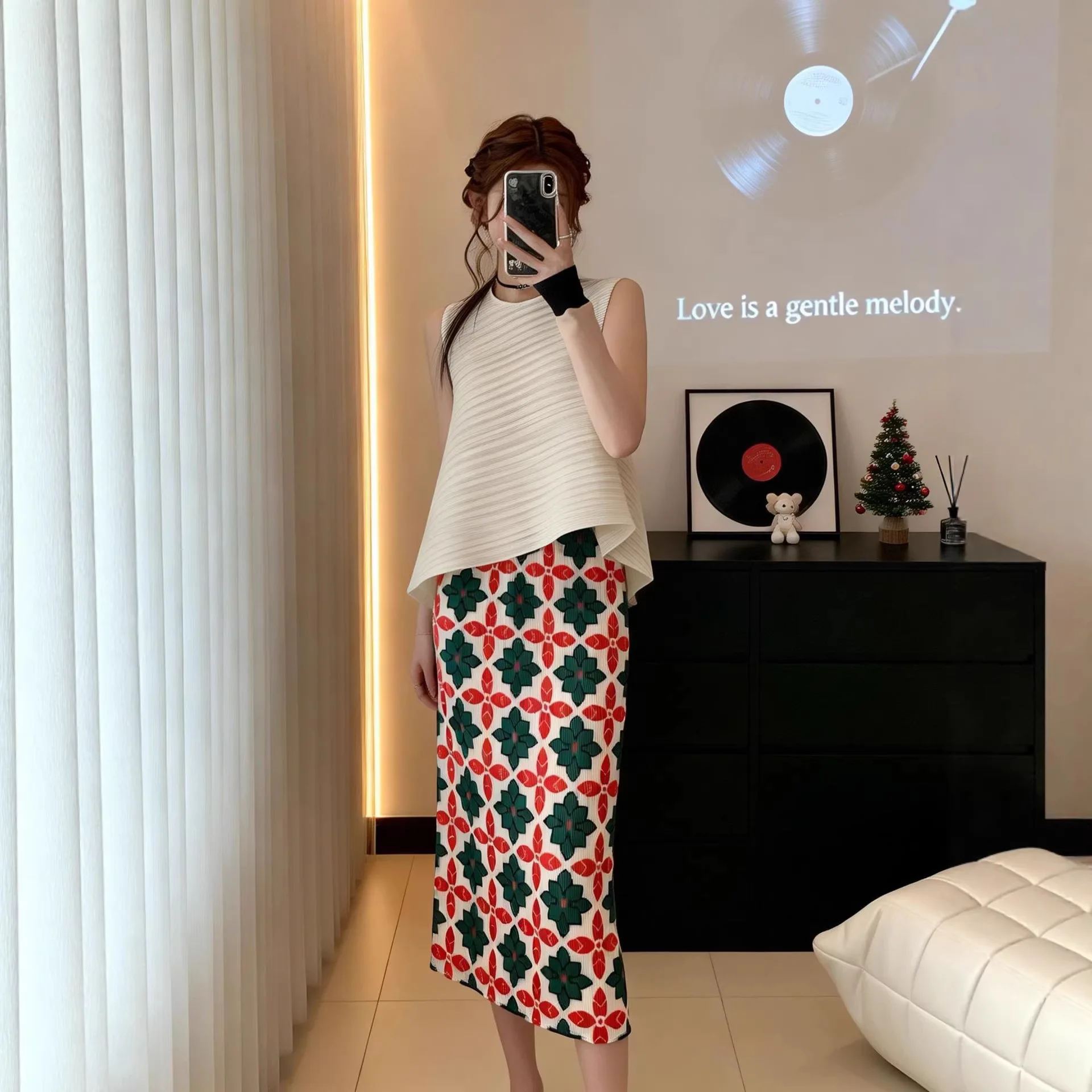Miyake Pleated Skirt Summer 2026 Gentle Temperament Printed Japanese and Korean Fashion Casual Beach Vacation Style Korean Skirt
Miyake Pleated Skirt Summer 2026 Gentle Temperament Printed Japanese and Korean Fashion Casual Beach Vacation Style Korean Skirt