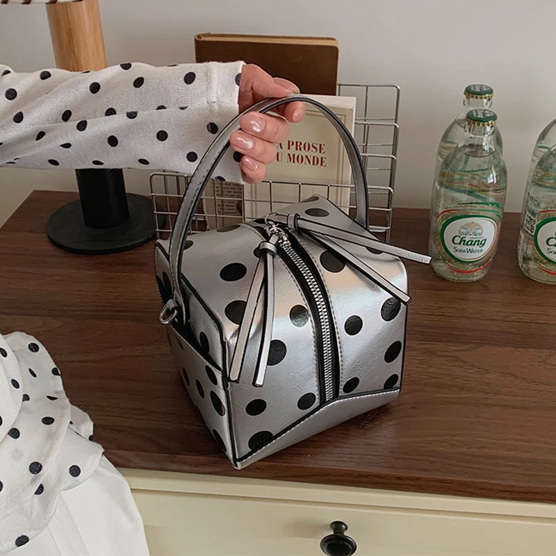Small Square Bag Tote Y2k Polka Dot Design Pu Leather Crossbody Bag For Women 2026 New Spring Trendy Clutch Double Zipper Purse
Small Square Bag Tote Y2k Polka Dot Design Pu Leather Crossbody Bag For Women 2026 New Spring Trendy Clutch Double Zipper Purse