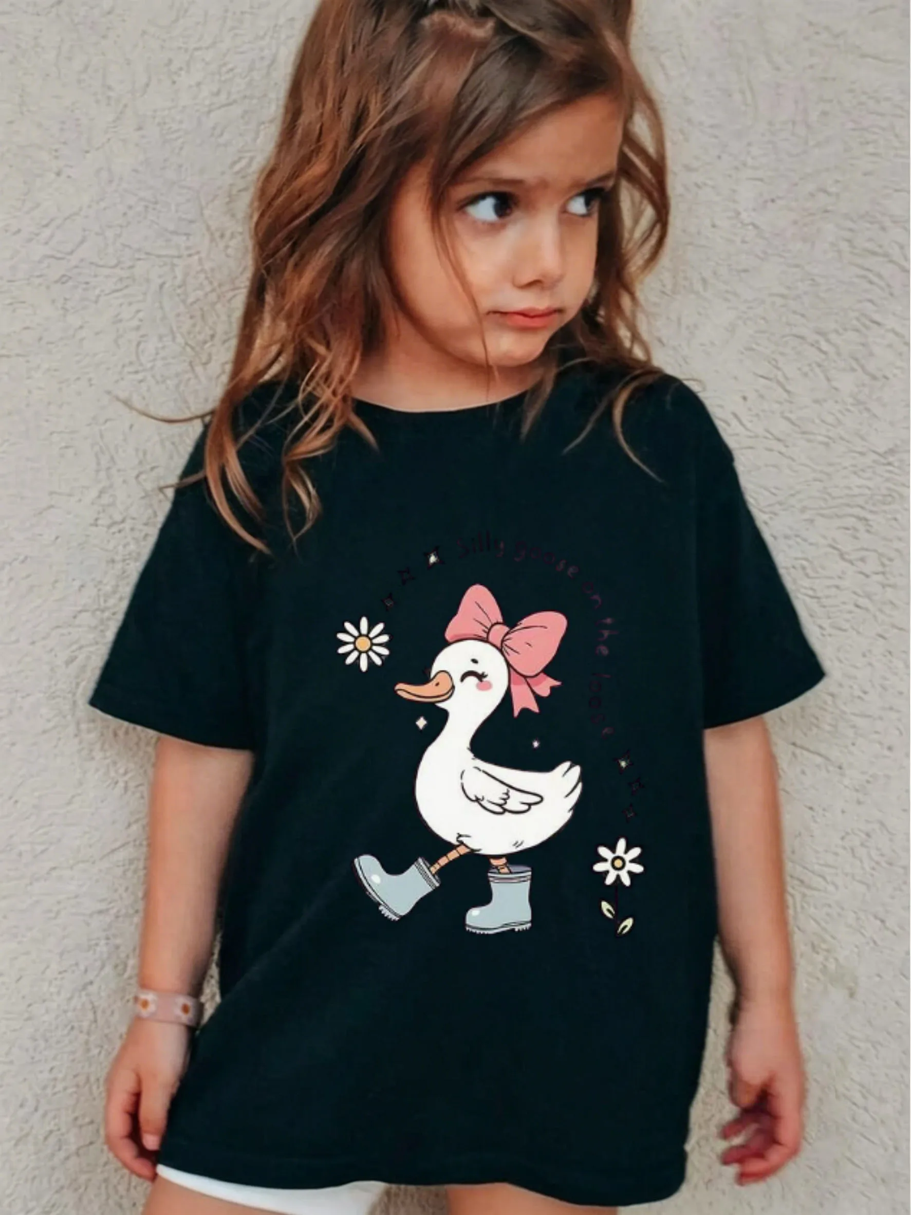 Cute Little Duck Short-Sleeve T-shirt for Girls, Cartoon Kids Top with Pink Bow Rain Boots and Daisy Pattern
Cute Little Duck Short-Sleeve T-shirt for Girls, Cartoon Kids Top with Pink Bow Rain Boots and Daisy Pattern
