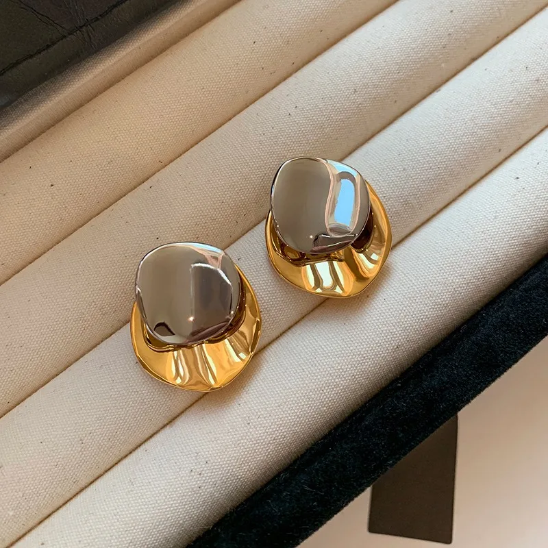 2025 New European and American Metal Double High end Women Earrings Suitable for Wedding Birthday Gifts
2025 New European and American Metal Double High end Women Earrings Suitable for Wedding Birthday Gifts