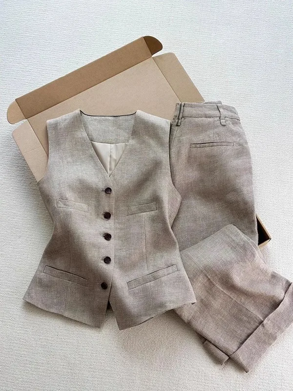 Khaki Color Loose Fit Vest And Pants Set Summer Fashion Casual Wear High Waist Long Pants V Neck Line Two Piece Suit
Khaki Color Loose Fit Vest And Pants Set Summer Fashion Casual Wear High Waist Long Pants V Neck Line Two Piece Suit