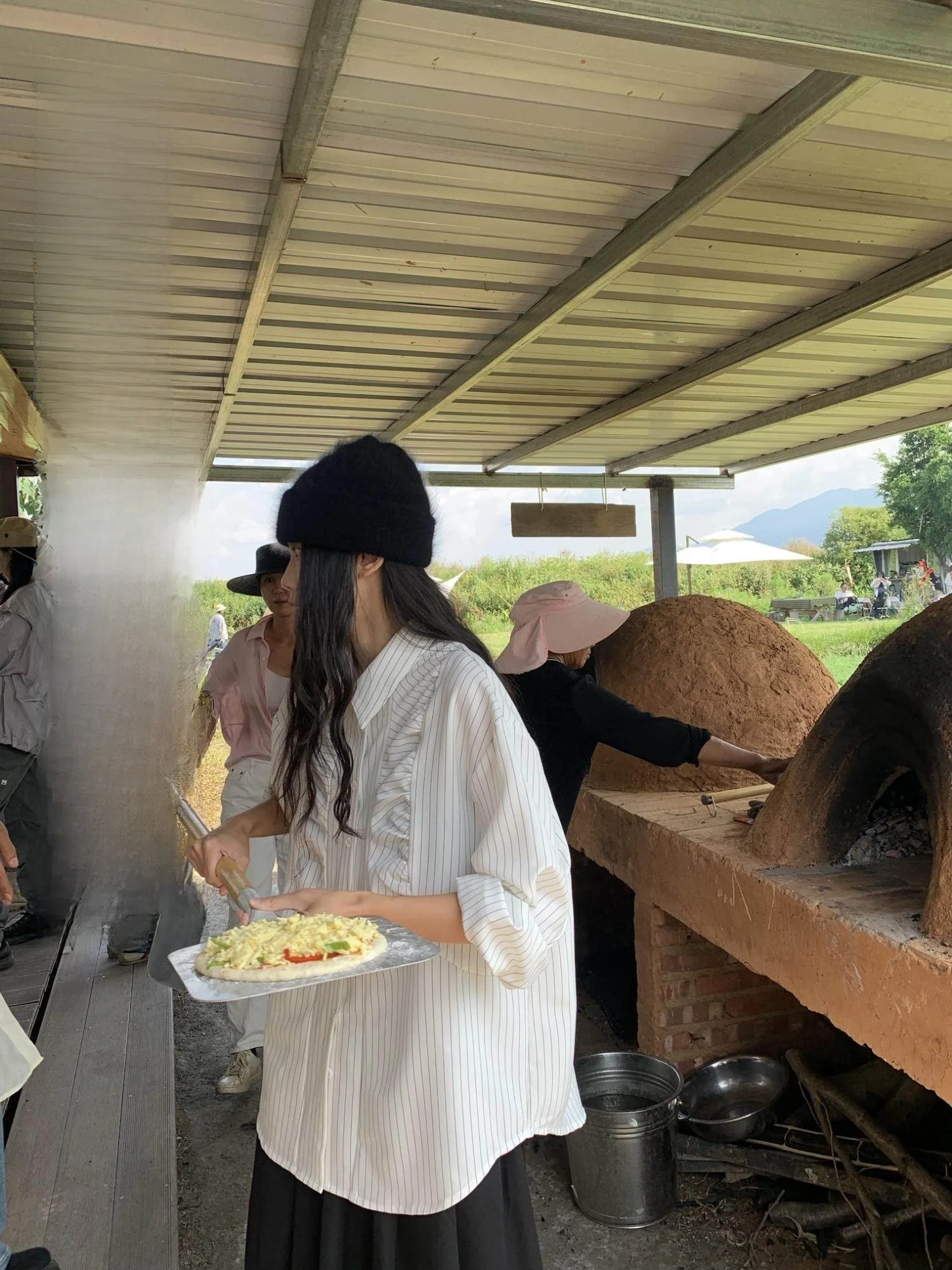 Женская свободная полосатая рубашка Jinputi: повседневный стиль, белый дизайн, новинка весна-лето, модный топ
Женская свободная полосатая рубашка Jinputi: повседневный стиль, белый дизайн, новинка весна-лето, модный топ