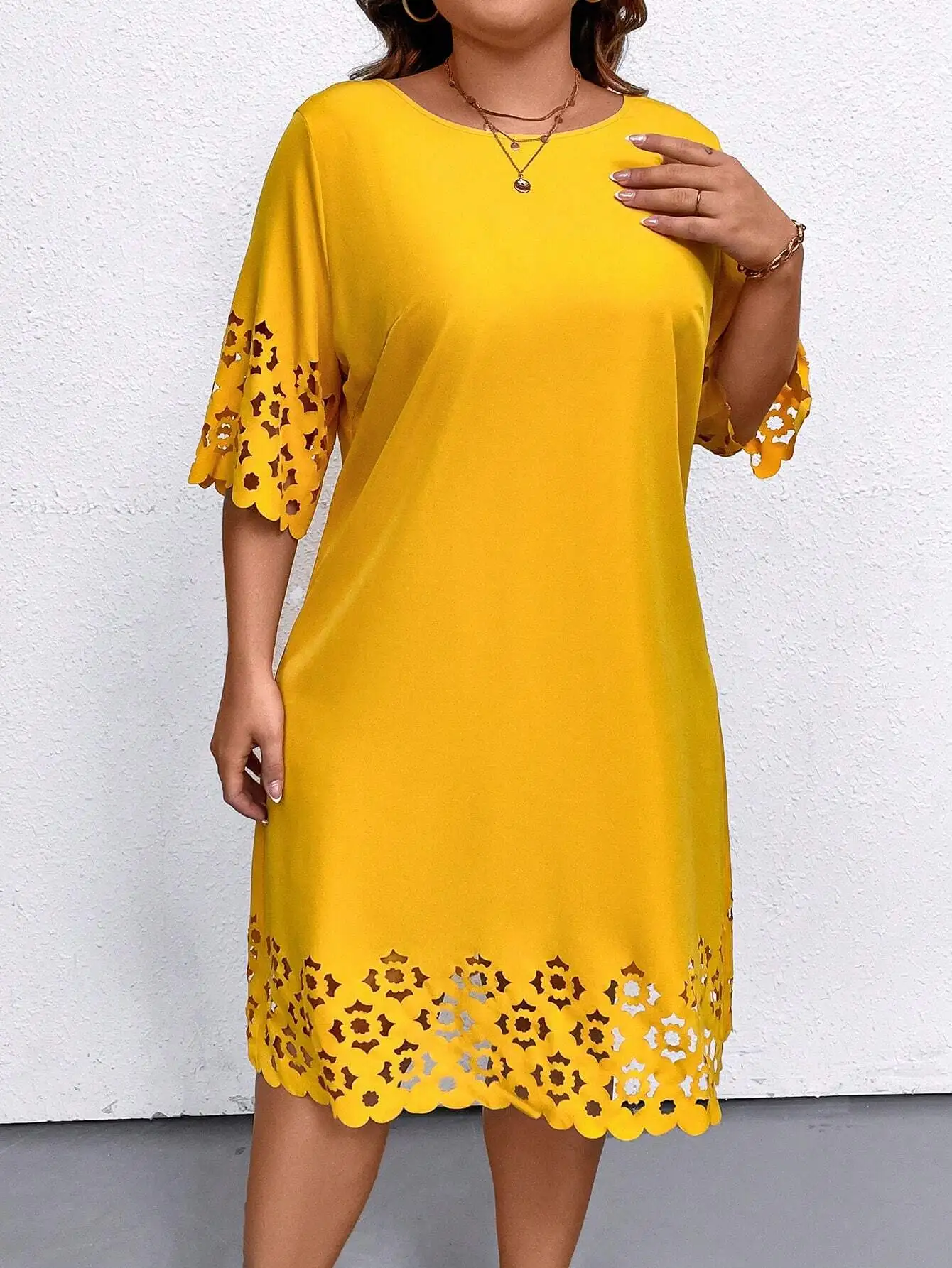 Plus Size Women Summer Solid Round Neck Hollow Out Elegant Dress With 3/4 Sleeves
Plus Size Women Summer Solid Round Neck Hollow Out Elegant Dress With 3/4 Sleeves
