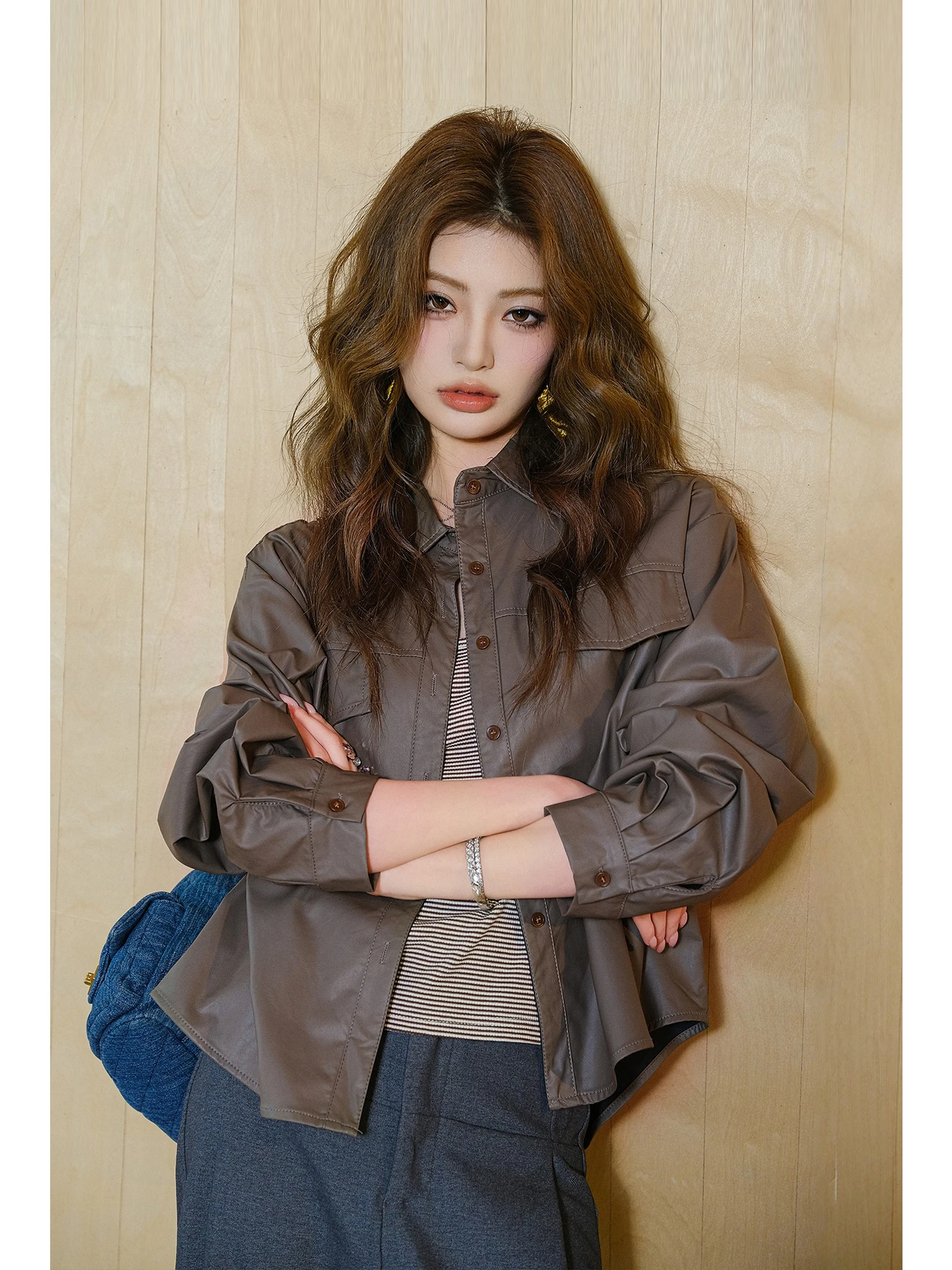 MIUCO American Retro PU Leather Jaet Striped Csole Base Straight Leg Suit Pants Tee Piece Set Spring Women's Faion
MIUCO American Retro PU Leather Jaet Striped Csole Base Straight Leg Suit Pants Tee Piece Set Spring Women's Faion