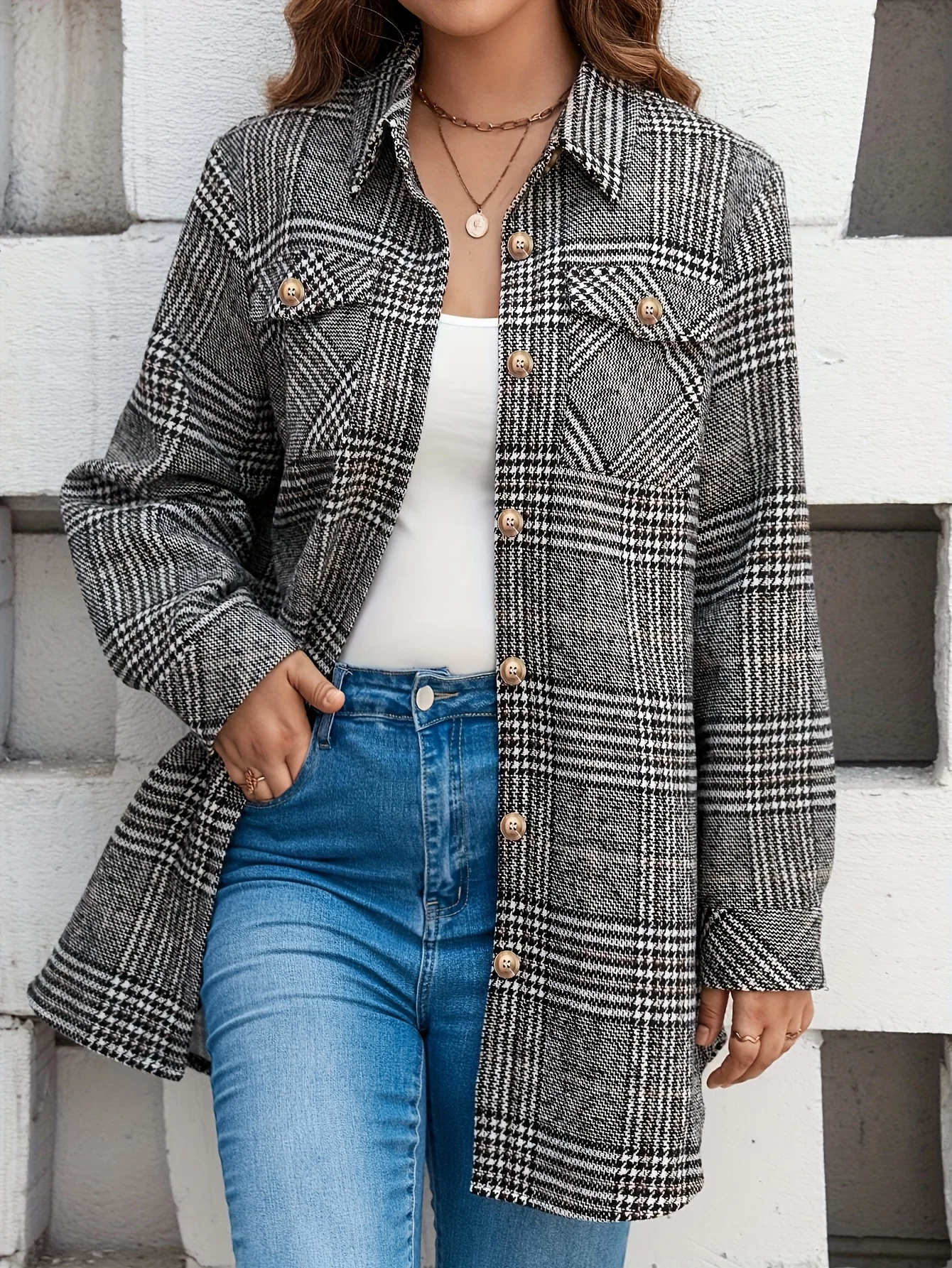 Women's Elegant Plaid Shacket, Casual Turn-Down Collar Button-Down Long Sleeve Outerwear
Women's Elegant Plaid Shacket, Casual Turn-Down Collar Button-Down Long Sleeve Outerwear