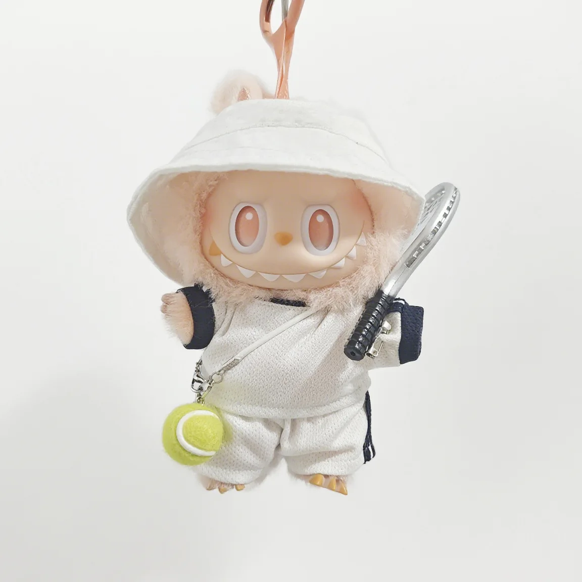 Теннисный спортивный костюм, одежда для куклы, аксессуары для 17 см Labubu V3, плюшевая кукольная одежда, Ropa Labubu
Теннисный спортивный костюм, одежда для куклы, аксессуары для 17 см Labubu V3, плюшевая кукольная одежда, Ropa Labubu